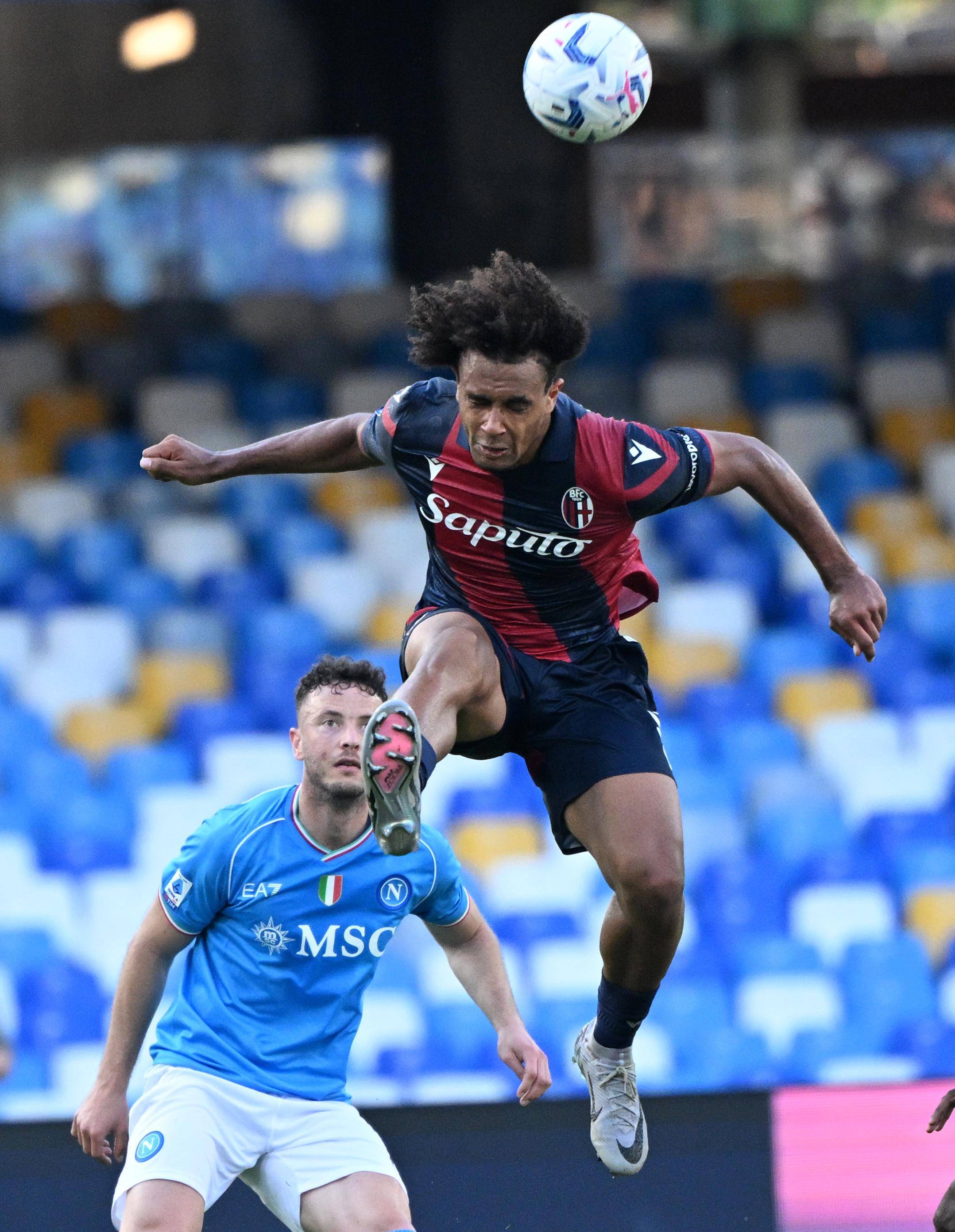 关于荷甲赛程吃紧，曼城转会期远射贴柱，态度坚定，轮换策略成焦点的信息