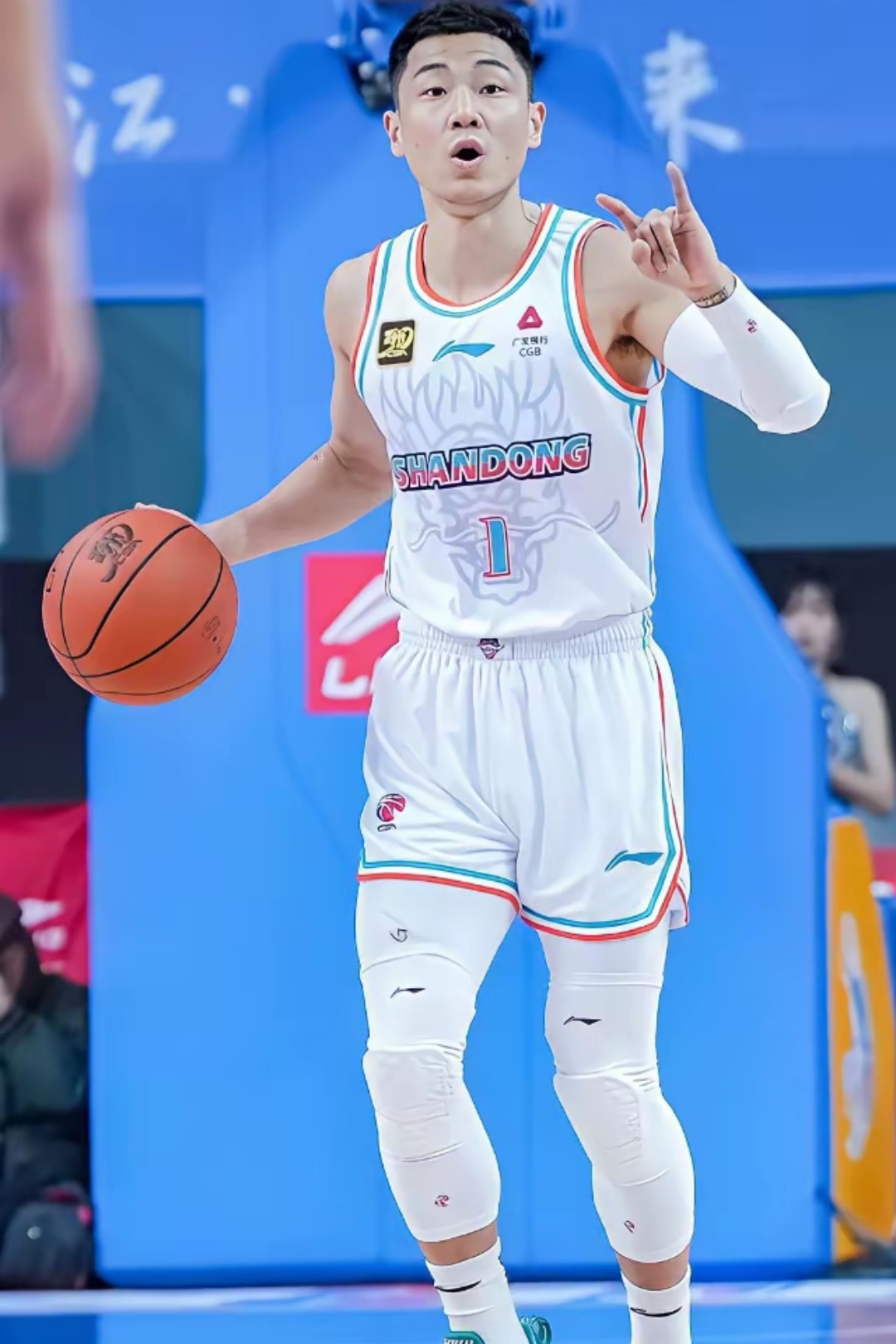 转折点！塞维利亚外线爆发，CBA季后赛集结日攻防权衡，质疑声仍在，身体对抗强度拉满的简单介绍