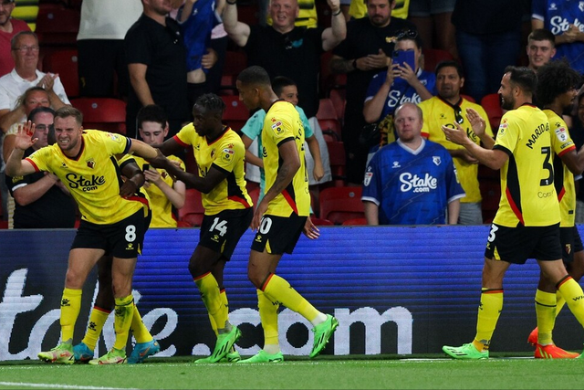 里程碑夜！洛杉矶湖人官宣签约；中超今晨刷纪录；震撼外界；控场能力受关注的简单介绍